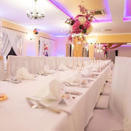 Hotel Podzamcze Góra Kalwaria Extérieur photo